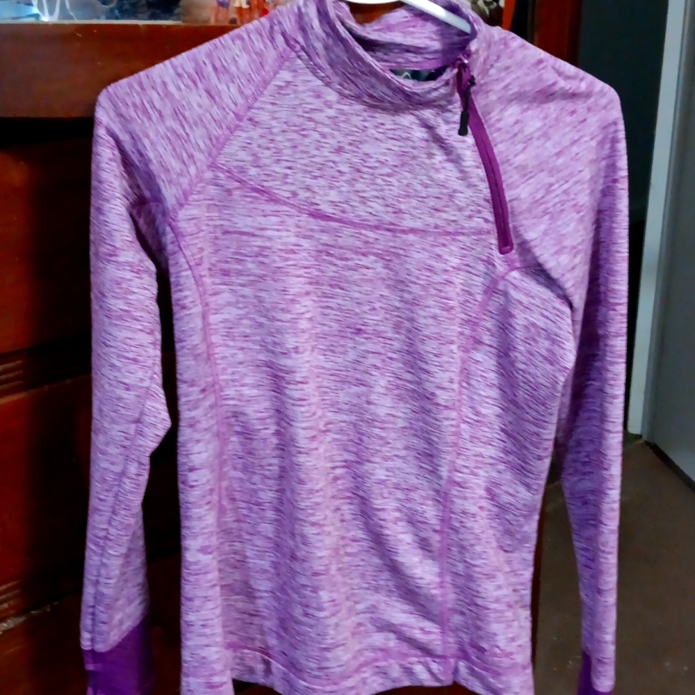 Ladies size small.eddie Bauer top